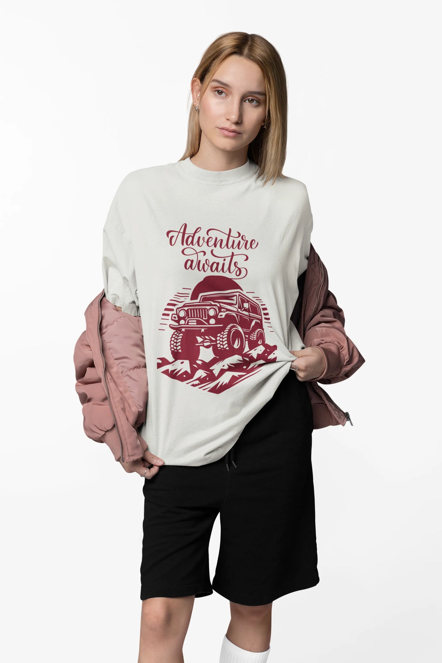 "Adventure Awaits" | Women 's T-Shirt for Travellers
